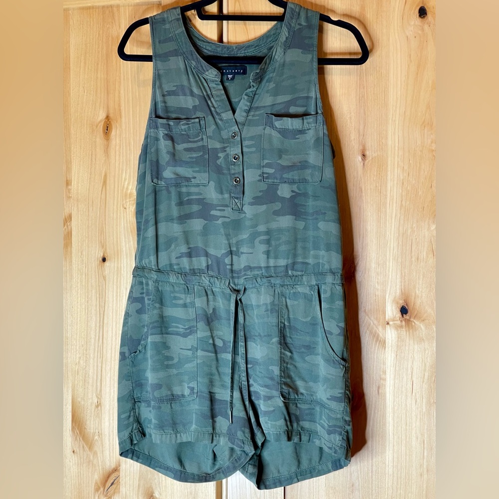 Sanctuary Camo Shorts Jumper